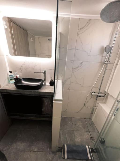 Minimal 3Br Apartment In أثينا المظهر الخارجي الصورة